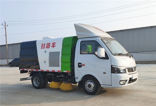 國(guó)六東風(fēng)途逸掃路車(chē)